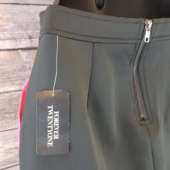 Forever 21 Skirt Size Medium - Picture 9 of 11